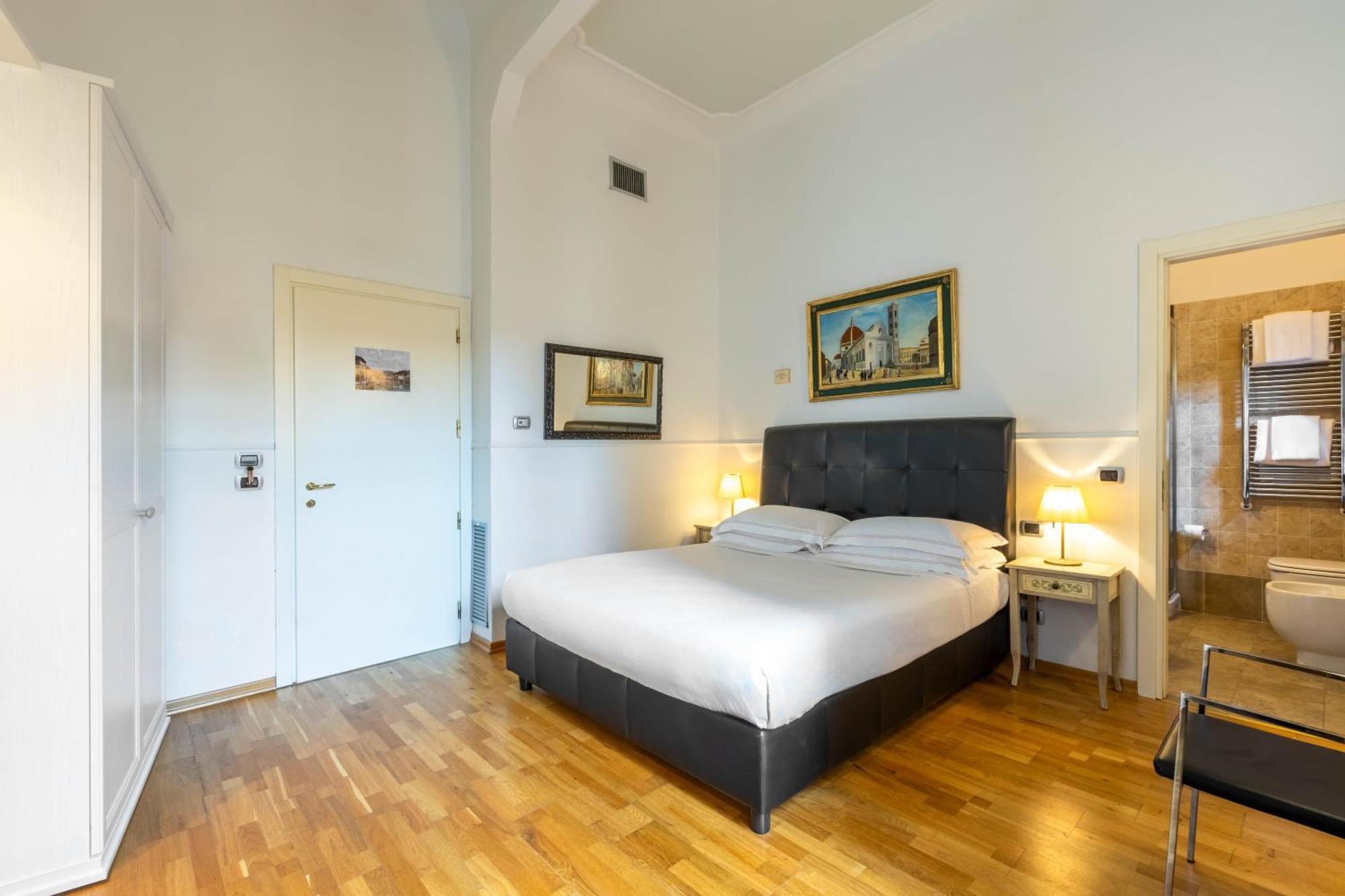 Relais Hotel Centrale "Dimora Storica" Флоренция Экстерьер фото