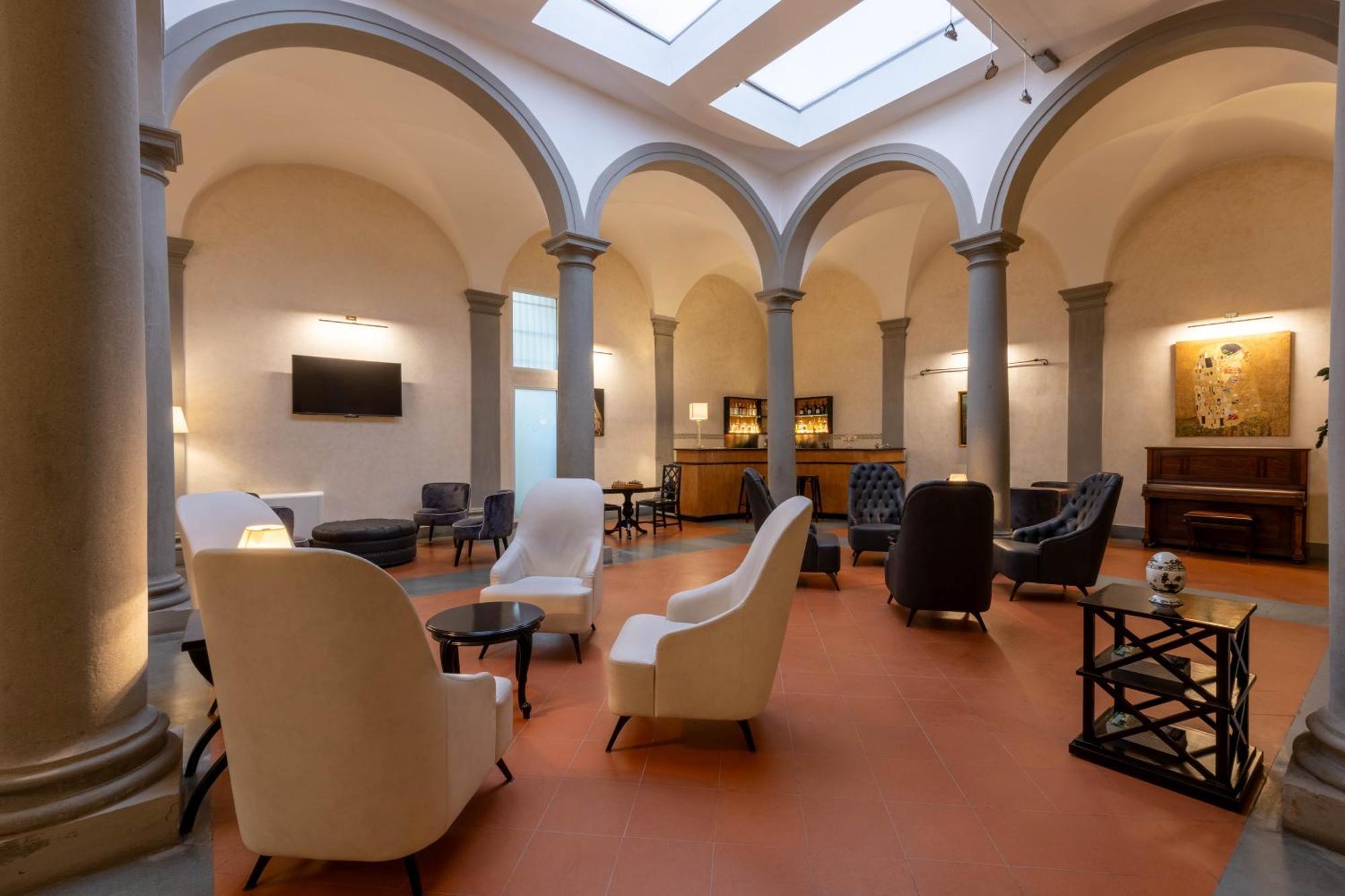 Relais Hotel Centrale "Dimora Storica" Флоренция Экстерьер фото
